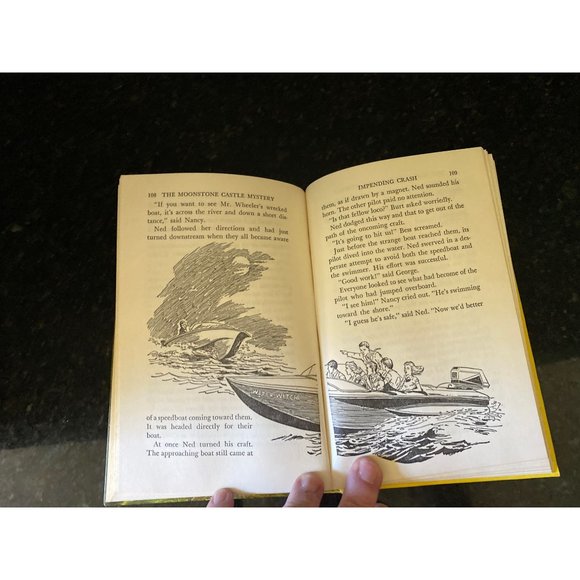 Nancy Drew "The Moonstone Castle Mystery", #40, 1963 - Picture 5 of 5